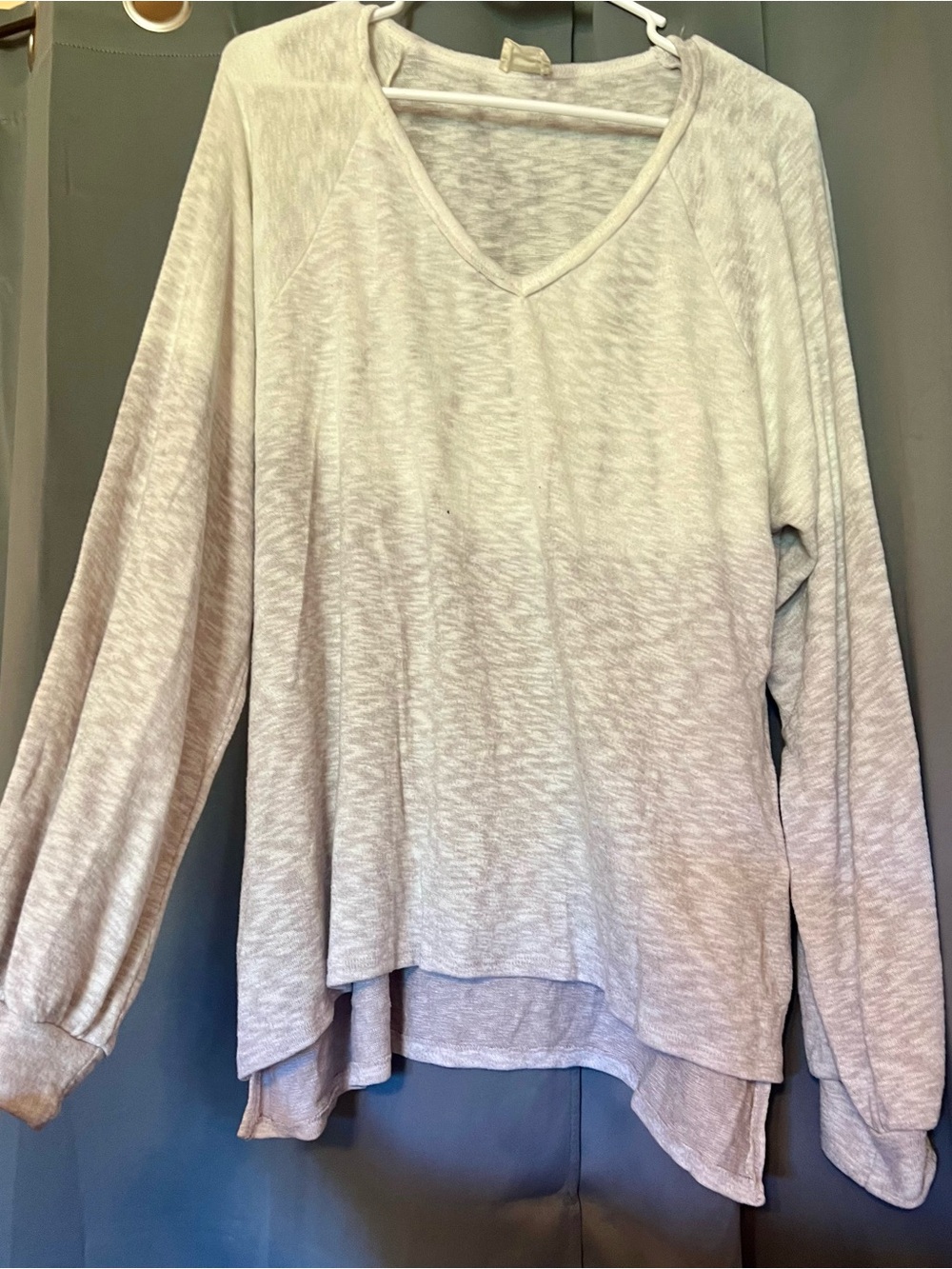 Peach Love California Light Heather Gray V-Neck Layered Hem Top